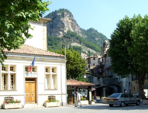 Annot town square