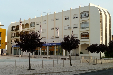 Alpiarca modern building