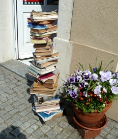 Stolpen stack of books
