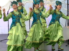Floriade Russian dancers