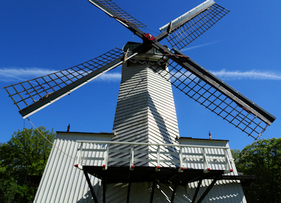 openlucht museum large windmill