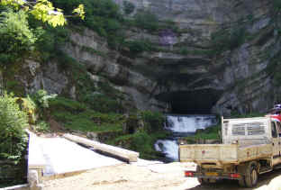 Source de la Loue (and building site)
